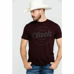 New 👏 Cinch Men's Burgundy Logo Graphic T-Shirt 🎁